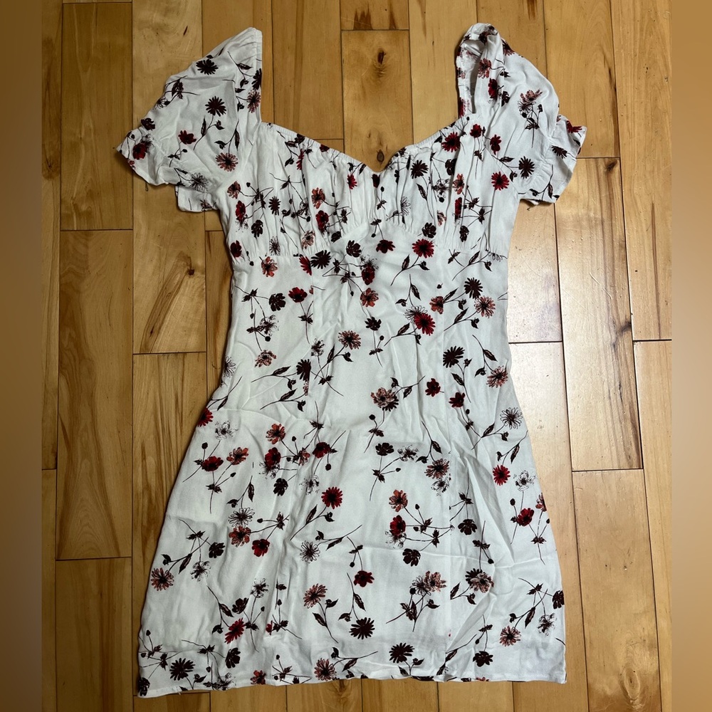 NWT Audrey 3+1 Romantic Floral Ivory Dress